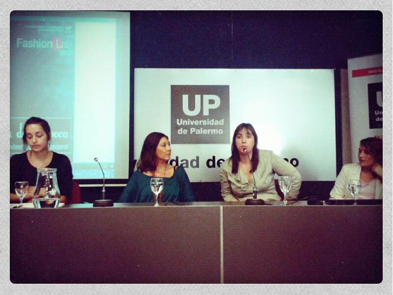 *CREAR UN ESTILO A TRAVÉS DE LA IMAGEN PERSONAL Y LAS TENDENCIAS
*Alejandra Blanco, Silvia Barretto, Alejandra Soraires y Clara Echeverría
*
*